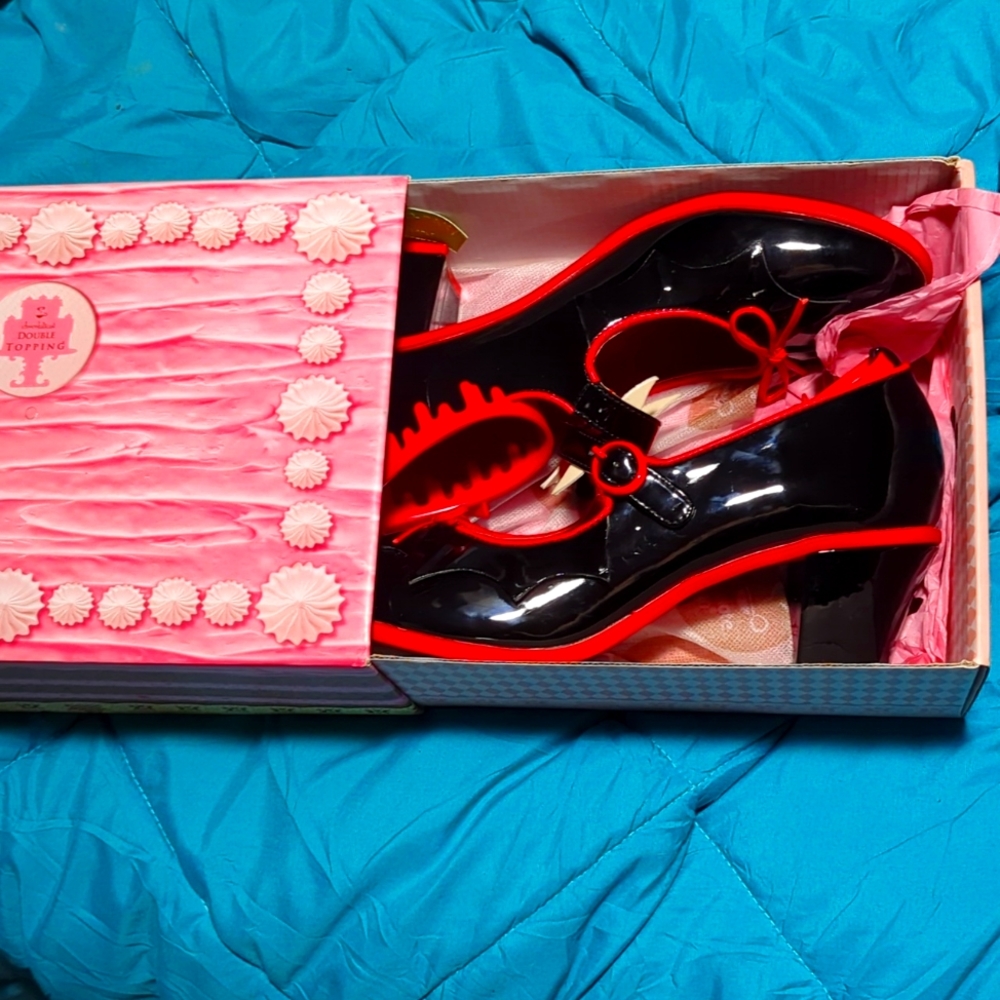Hot Chocolate Design Mina heels, with box size 39